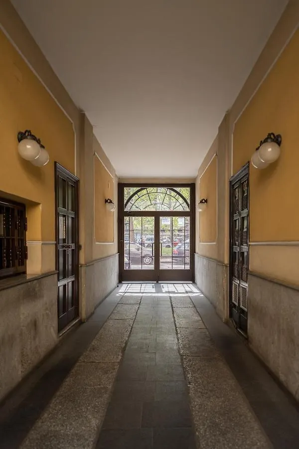Bilocale Moderno - City Center Milánó Apartman