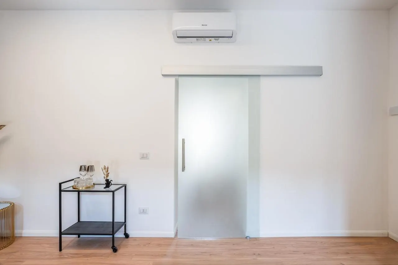 Bilocale Moderno - City Center Mailand Apartment